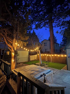 Terrace/patio - Sweet OSO Cabin in Big Bear Lake is just a CliCk away! (Big Bear Lake)