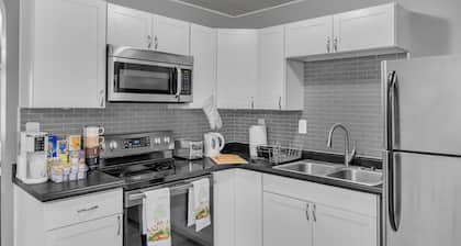 Modern 3BR Home Quiet Area Family Friendly