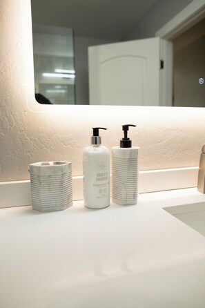 Bathroom amenities