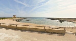 On the beach - Villa Albachiara with veranda (Torre Lapillo)
