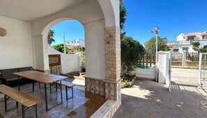 Outdoor dining - Villa Albachiara with veranda (Torre Lapillo)