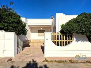 Exterior - Villa Albachiara with veranda (Torre Lapillo)