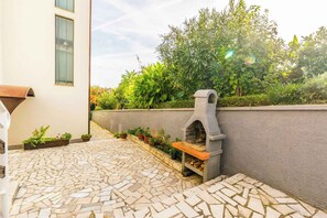 Terrace/patio - Holiday apartment mit Terrasse und Klimaanlage (Pula)