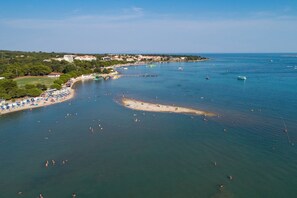 Beach - Holiday apartment with air conditioning and terrace (Medulin)