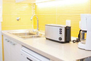 Fridge, oven, stovetop - Holiday apartment mit Klimaanlage (Medulin)