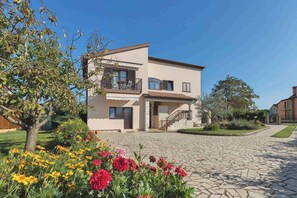 Exterior - Holiday apartment mit Klimaanlage und Terrasse (Valbandon)