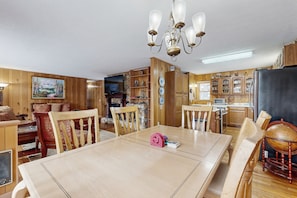 Unclassified image, 2 of 21, button