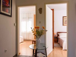 2 bedrooms, WiFi - Holiday apartment with terrace (Trogir)