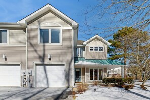 Exterior - Sea Colony Tennis townhome w/community pools, tennis/pickleball, gym (Bethany Beach)