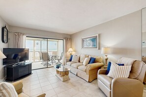 テレビ、DVD プレーヤー