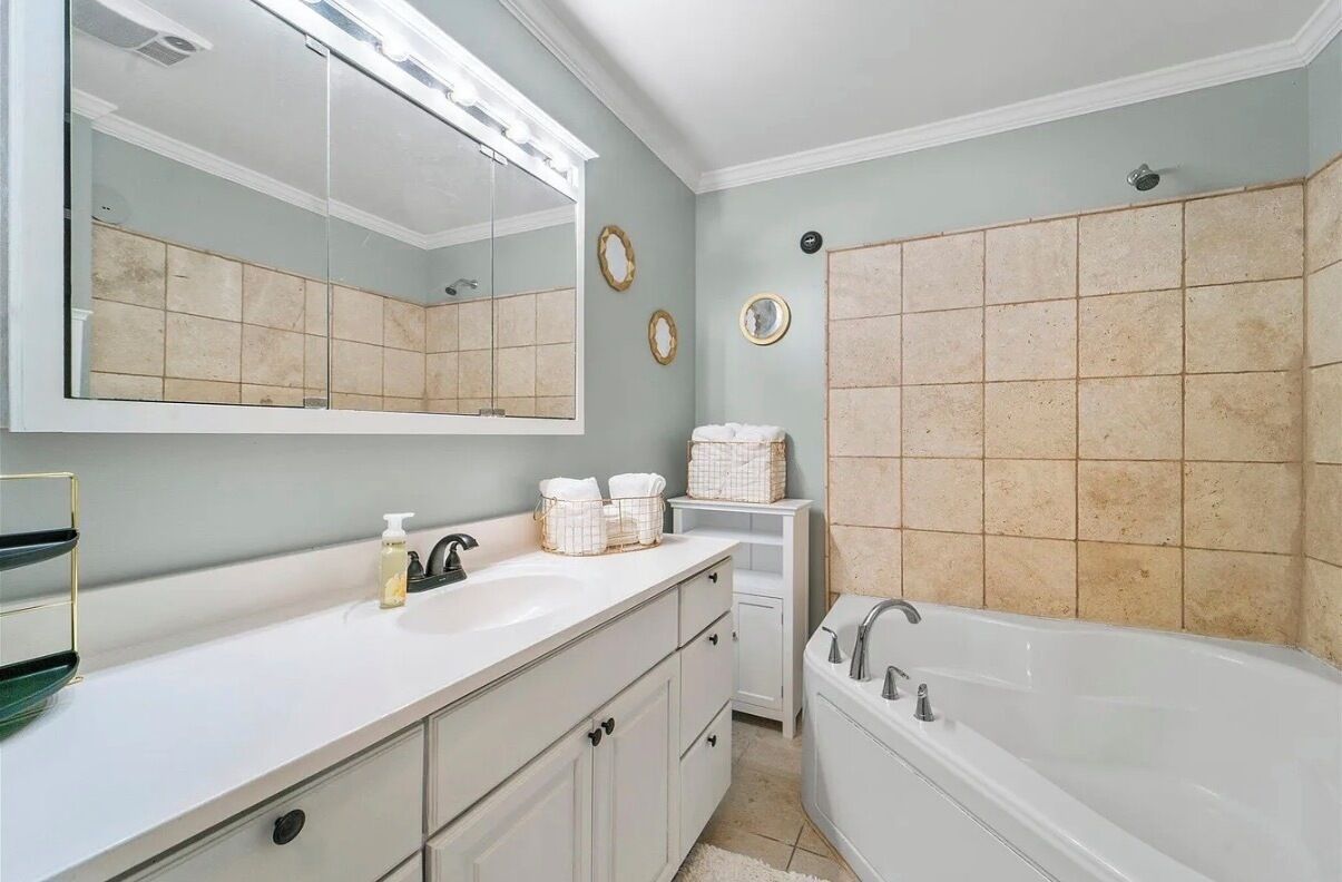 Bidet, towels, toilet paper