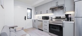 New Vancouver Kerrisdale Suite mins to Yvr/Ubc