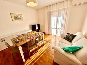 Smart TV - Trilo Mike, apartment with two bathrooms in the center (Sirolo)