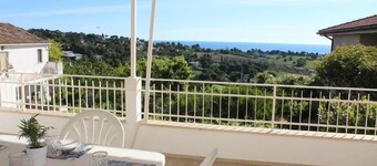 Beautiful ground sky "Mauro" with sea view