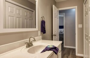 Handtücher, Seife, Toilettenpapier