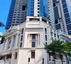Exterior - RareCut 177sqm 4BR Uptown Parksuites BGC (Taguig)