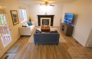 Living area - Spacious 5B Ogden Basecamp - near skiing, Weber, hospitals & Hill AFB (Ogden)