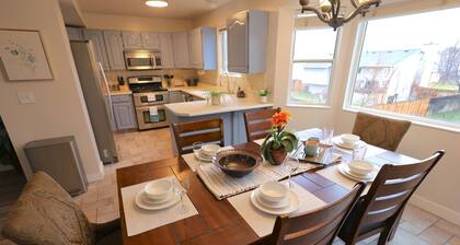 Spacious 5B Ogden Basecamp - near skiing, Weber, hospitals & Hill AFB