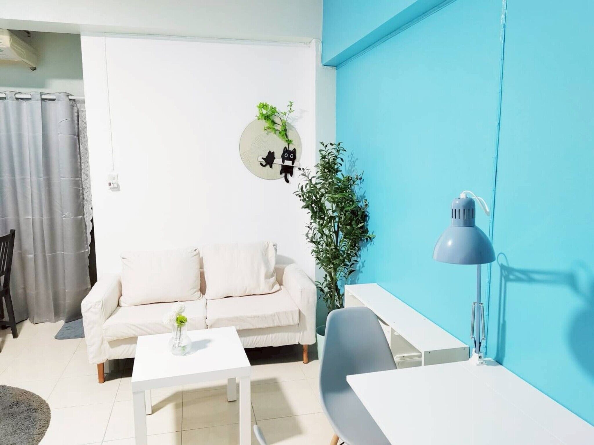 Standard King Room | Free WiFi, bed sheets