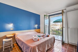 Family Apartment, Multiple Bedrooms, 2 Bathrooms (Cosy House Serena- park & shared pool) - Cosy House Serena- Park & Shared Pool (Puegnago del Garda)