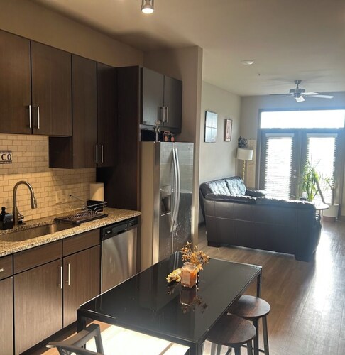 Cozy basic 1 bedroom apartment in charming Atlanta with AC ,laundry & gym access