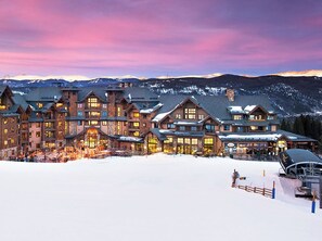 Exterior - Ski in/ski out studio in Grand Lodge at Peak 7, Breckenridge awaits you (Breckenridge)