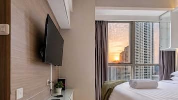 Apartemen, 2 kamar tidur, pemandangan kota | Meja kerja, setrika/meja setrika, dan Wi-Fi gratis