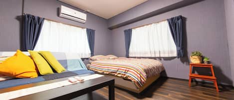 アイロン / アイロン台、WiFi (無料)、ベッドシーツ