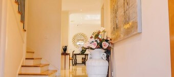 Fairway for your Holiday
Large 5 bedroom home with split system AC & heaters