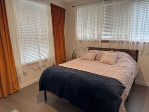 Bügeleisen/Bügelbrett, WLAN, Bettwäsche