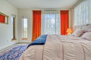 Tabla de planchar con plancha, wifi y ropa de cama 