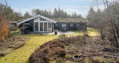 Lovely holiday home with spa sauna and peace