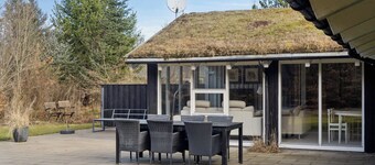 Lovely holiday home with spa, sauna and peace