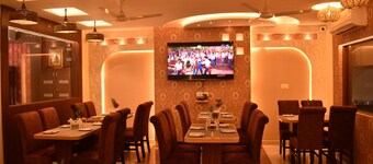 凯拉什酒店，靠近德奥里亚巴拉翁路  