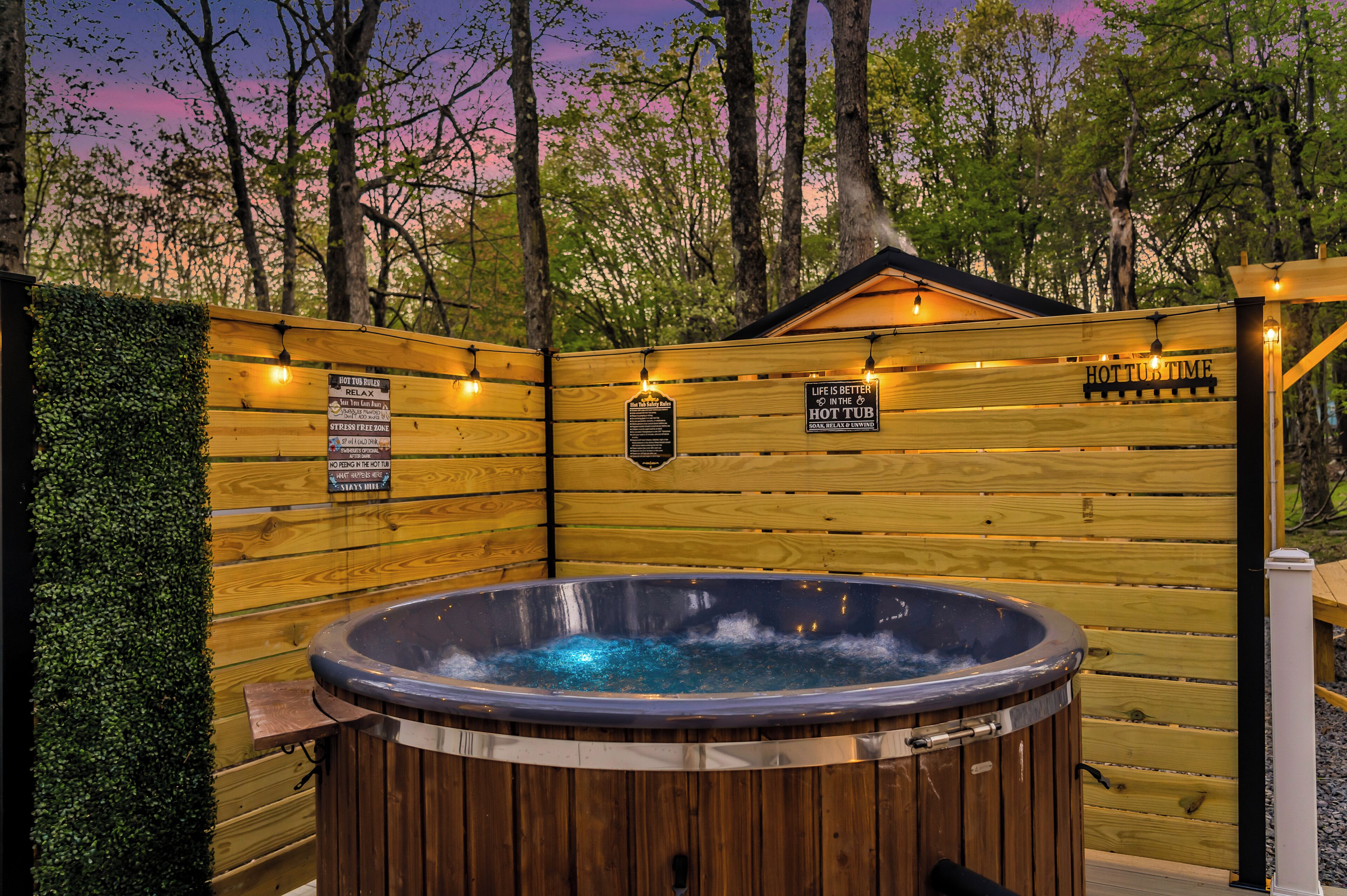 Outdoor spa tub