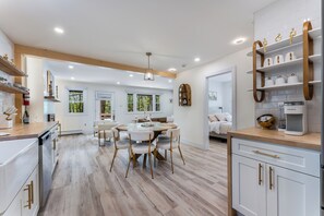 Private kitchen - White Cabin by Lake w/Hot Tub Sauna & Game Room (ALBRIGHTSVLLE)