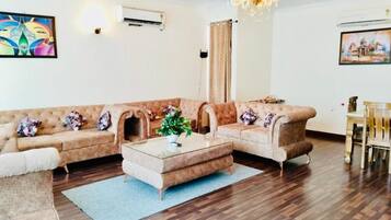 Apartment, City View | Living area