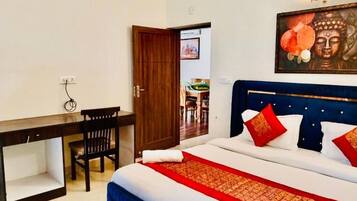 In-room safe, desk, laptop workspace, soundproofing