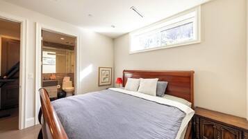 3 Schlafzimmer, Schreibtisch, Bügeleisen/Bügelbrett, kostenloses WLAN