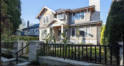 Cozy 3BR/2BA with Big Basement – Great for Family