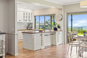 Interior - Hinterland Escape - Coastal Views, Pool & Fire Pit (Ninderry)