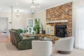 Living area - Hinterland Escape - Coastal Views, Pool & Fire Pit (Ninderry)