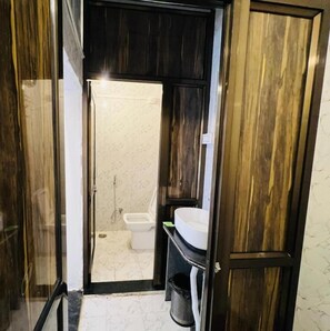 Classic Shared Dormitory | Bathroom - Hostel Dara Jaisalmer  (Jaisalmer)