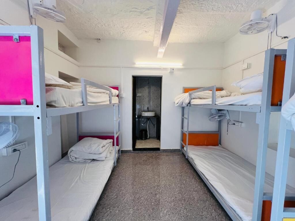 Classic Shared Dormitory | Free WiFi