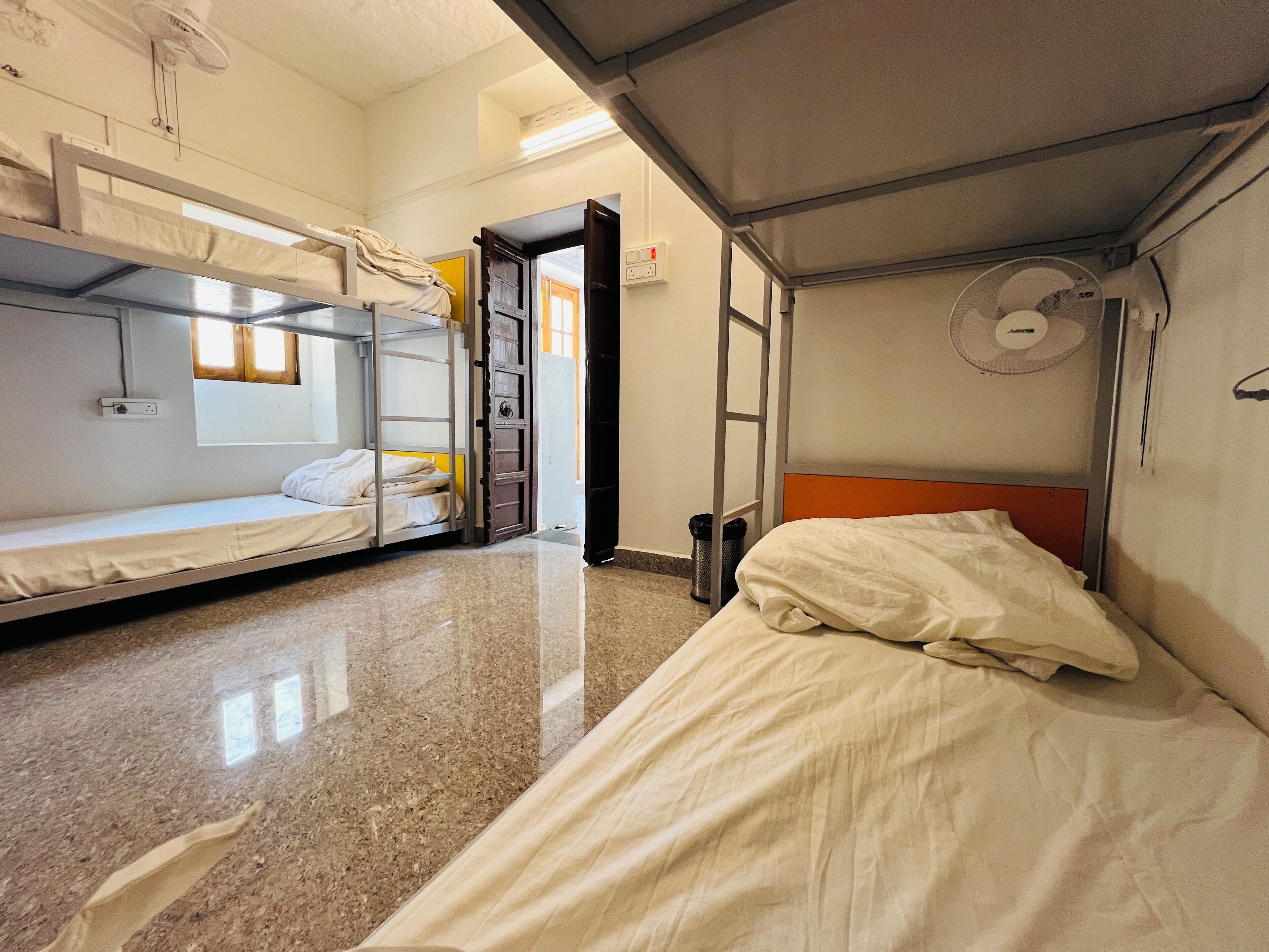 Shared Dormitory | Free WiFi