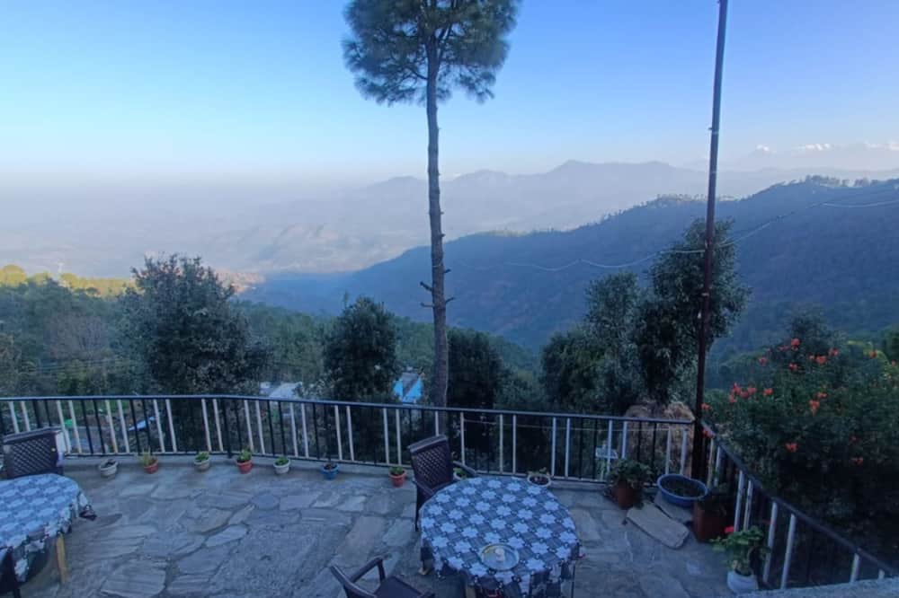 Manaskhand Homestay Ranikhet near NH109