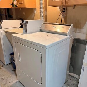 Unclassified image, 5 of 6, button - Walkable Camas Upper Unit—Near Downtown & Lake (Camas)