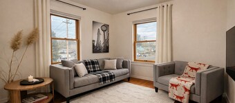 Walkable Camas Upper Unit—Near Downtown & Lake