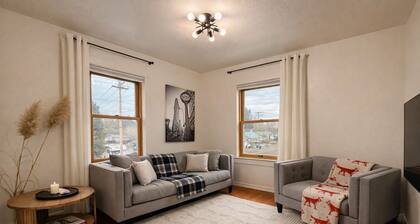 Walkable Camas Upper Unit—Near Downtown & Lake