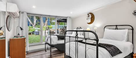 2 Schlafzimmer, Schreibtisch, Bügeleisen/Bügelbrett, WLAN